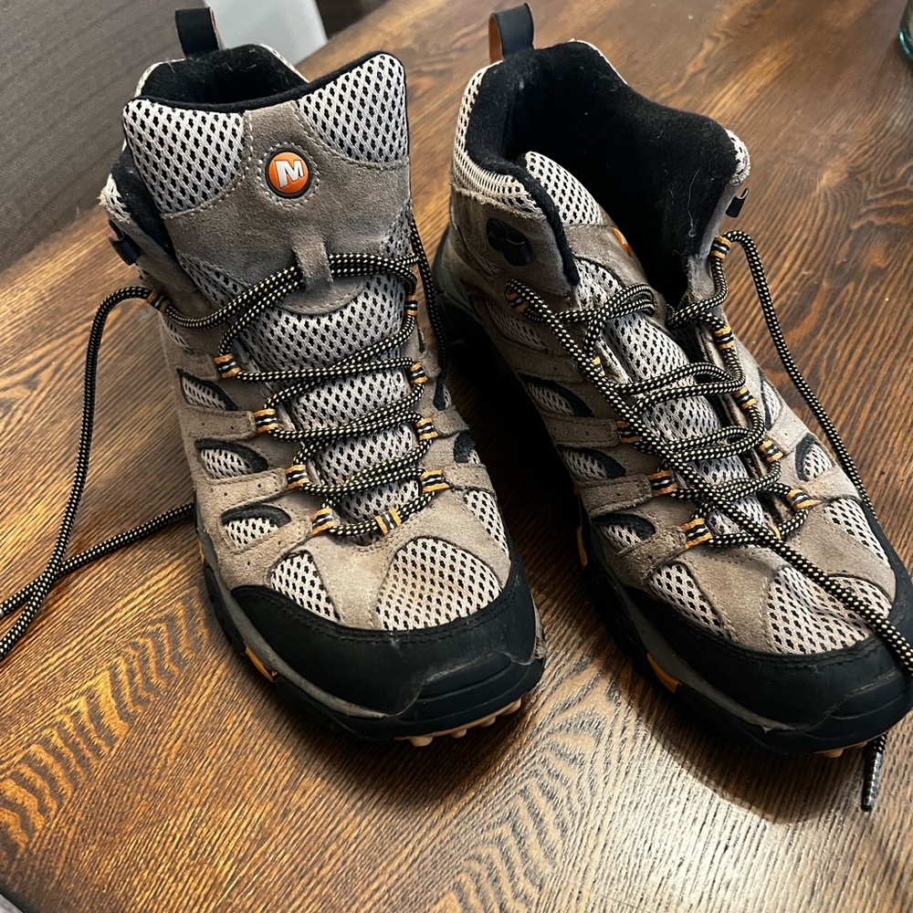 Merrell Men’s Moad 2 Vent Mid Hiking Boot